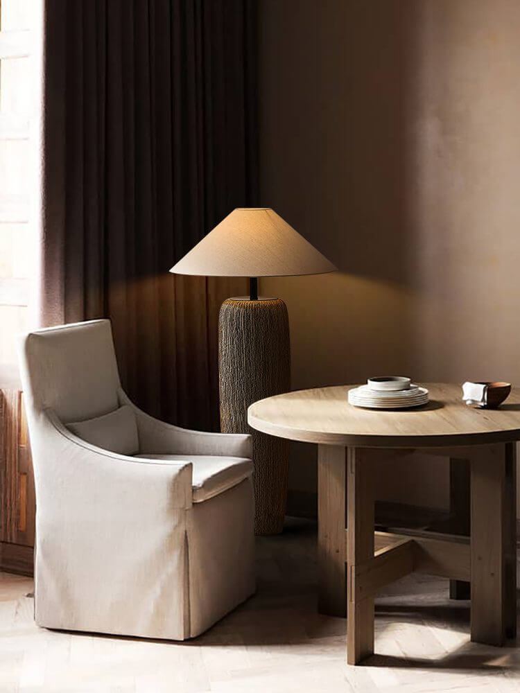 Rustikk Gulvlampe i Tre - Elegant & Funksjonell Belysning