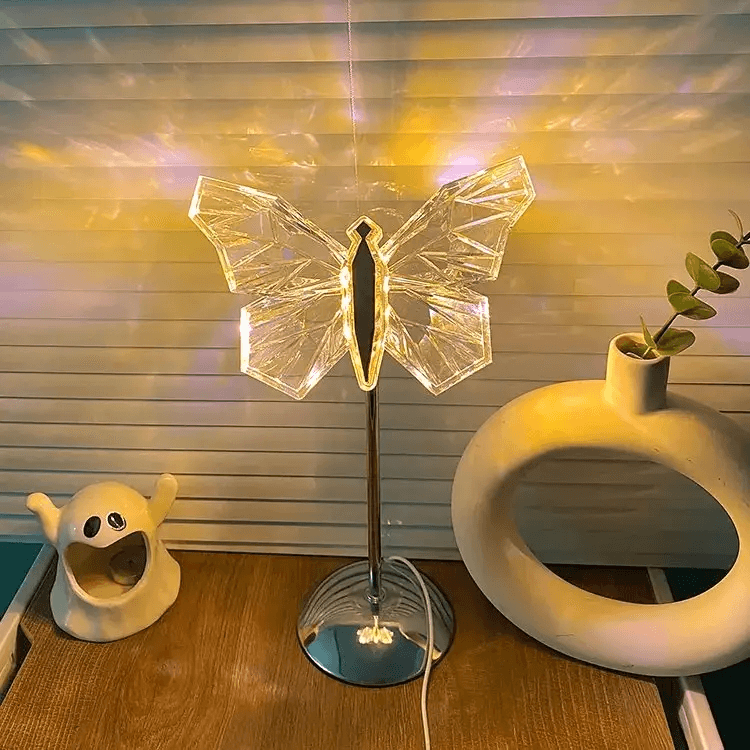 Elegant Krystall Bordlampe med Sommerfuglmotiv