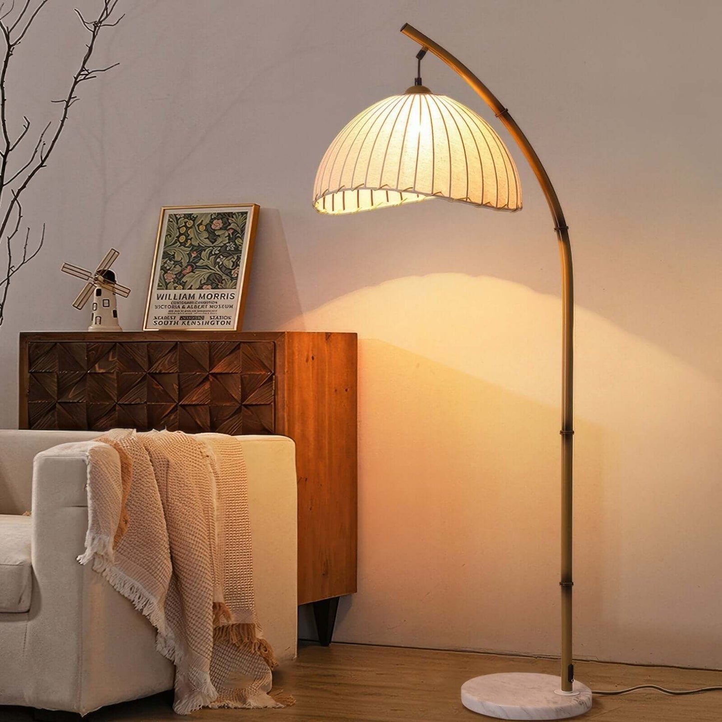 Elegant Gulvlampe i Bambusdesign