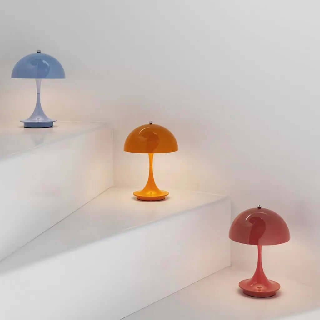 Elegant Bordlampe med Justerbar Lysstyrke