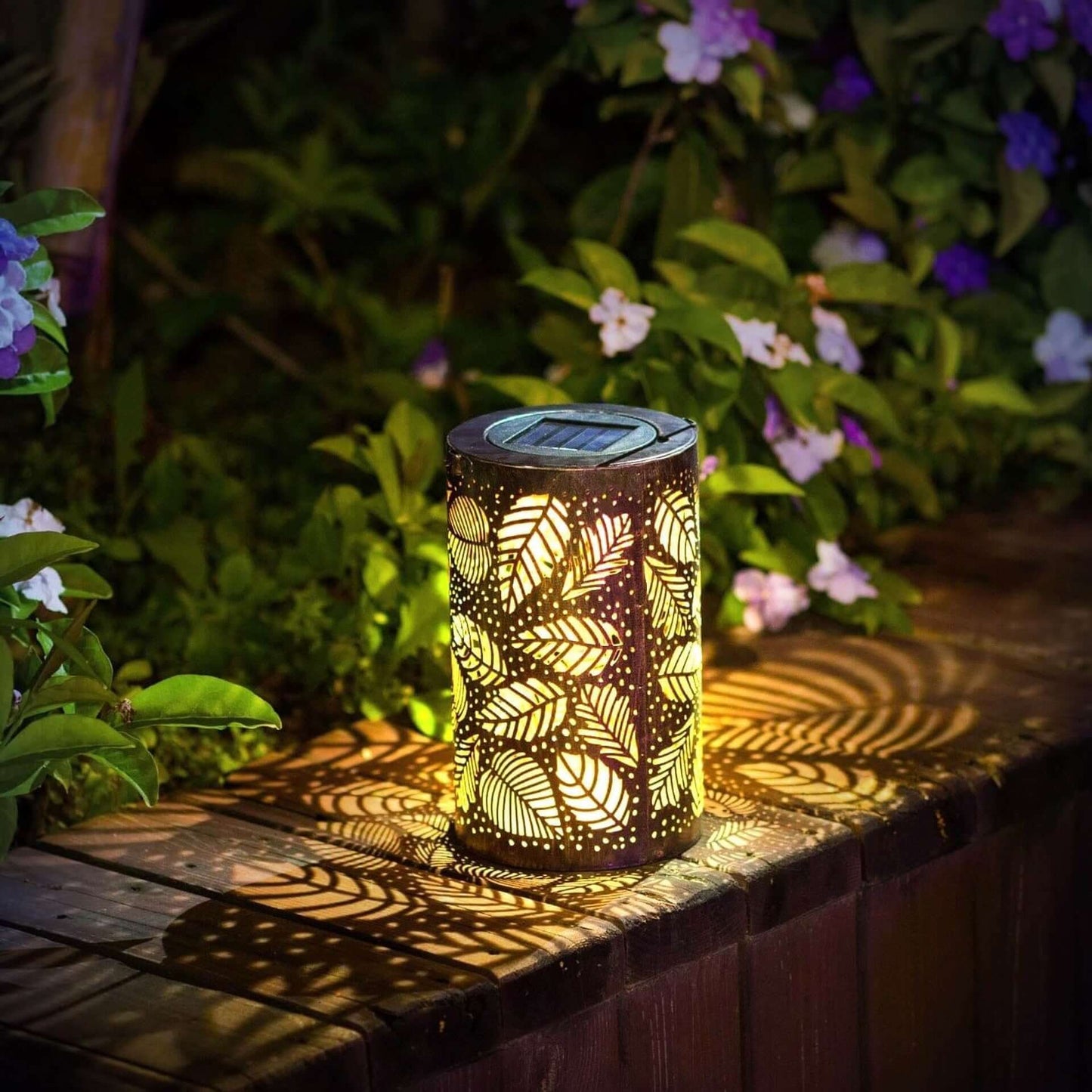 Elegant Hage- og Bordlampe: Bladfasong
