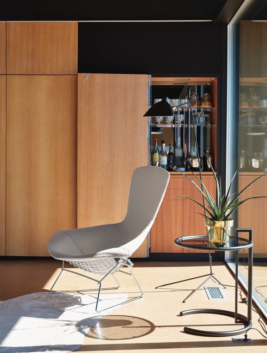 Elegant Tre-armet Gulvlampe