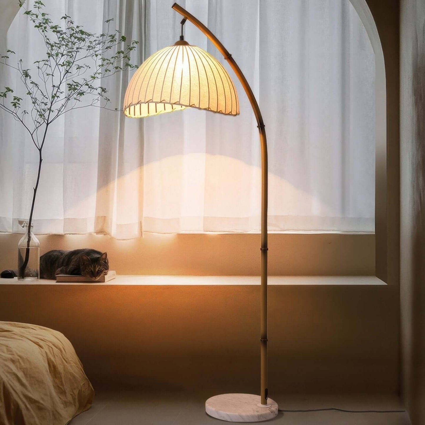 Elegant Gulvlampe i Bambusdesign