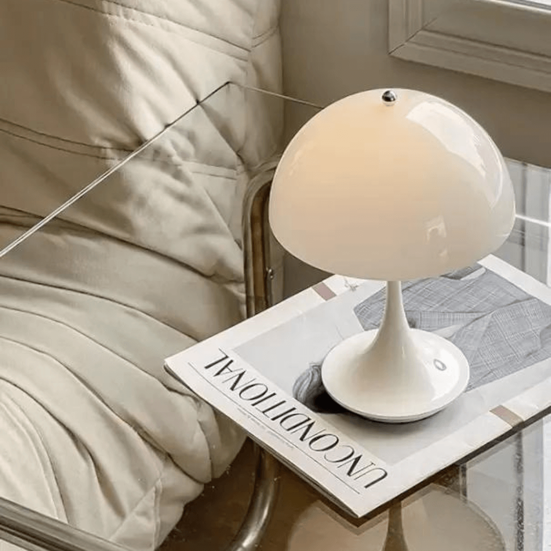 Elegant Bordlampe med Justerbar Lysstyrke