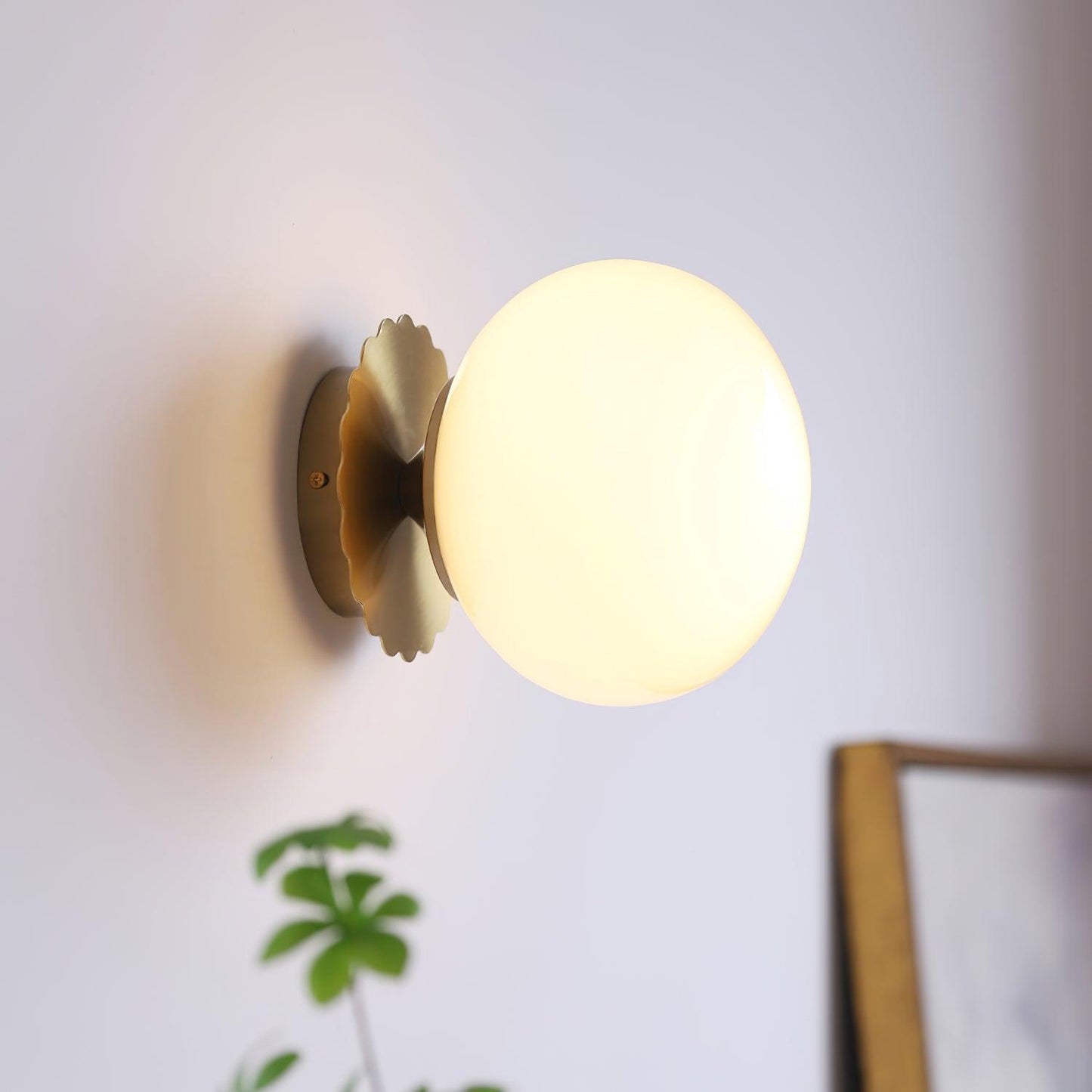 Elegant Bordlampe med Glasskjerm - Modern Hjembelysning