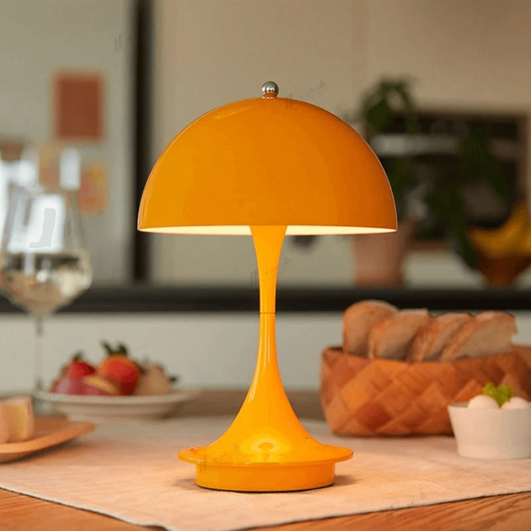 Elegant Bordlampe med Justerbar Lysstyrke