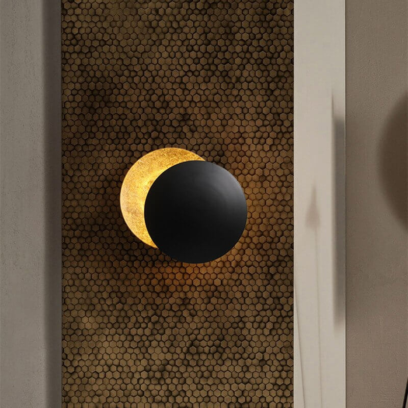 Elegant Vegglampe - Solformørkelse Design