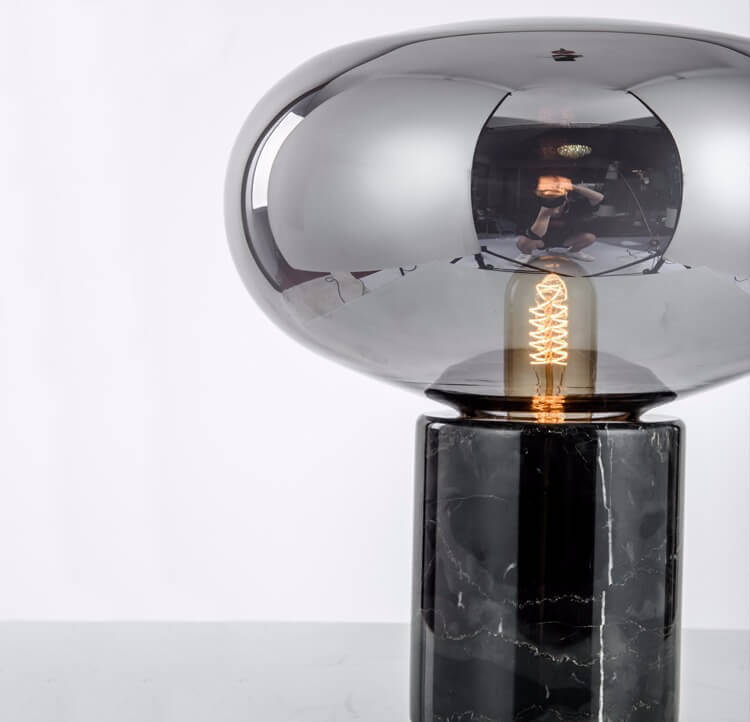 Elegant Bordlampe - Moderne Belysning