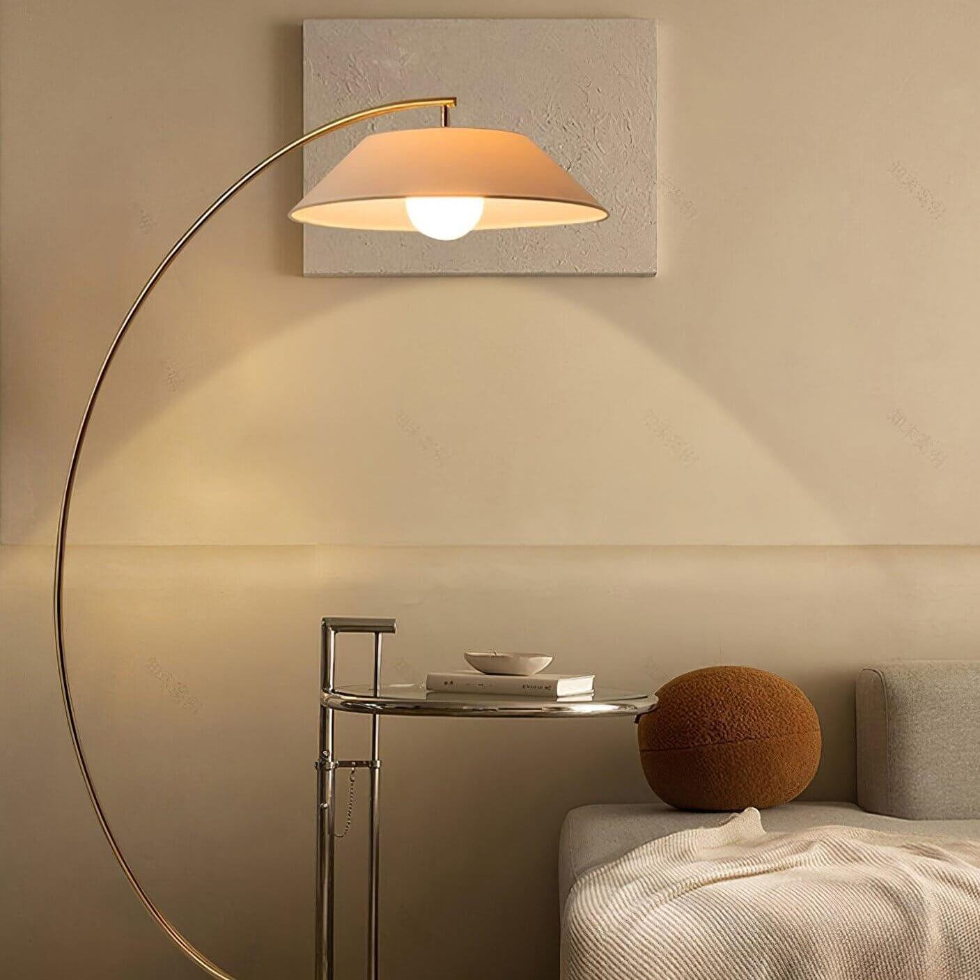 Elegant Gulvlampe med Stoffskjerm