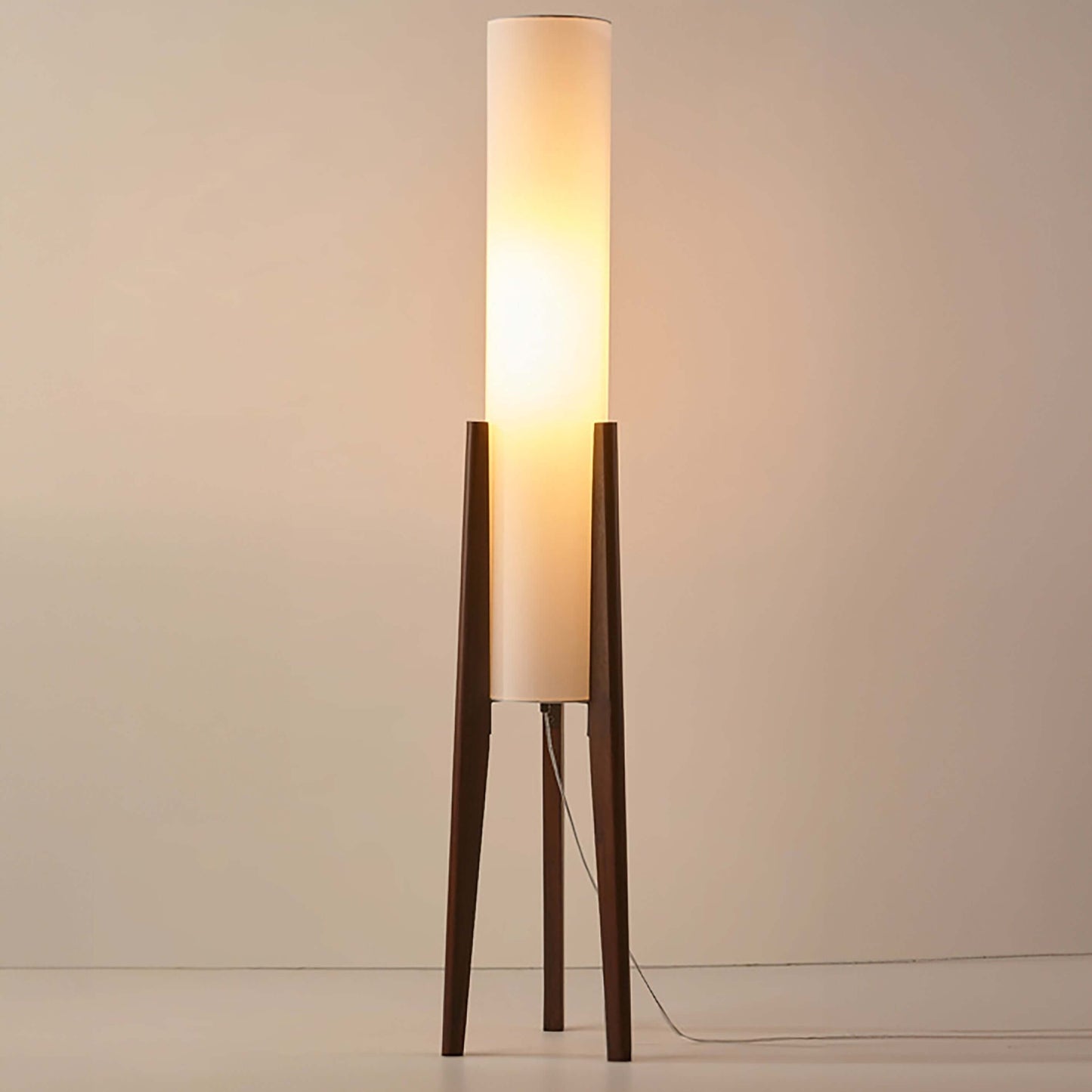 Elegant Gulvlampe i Tre – Moderne Design
