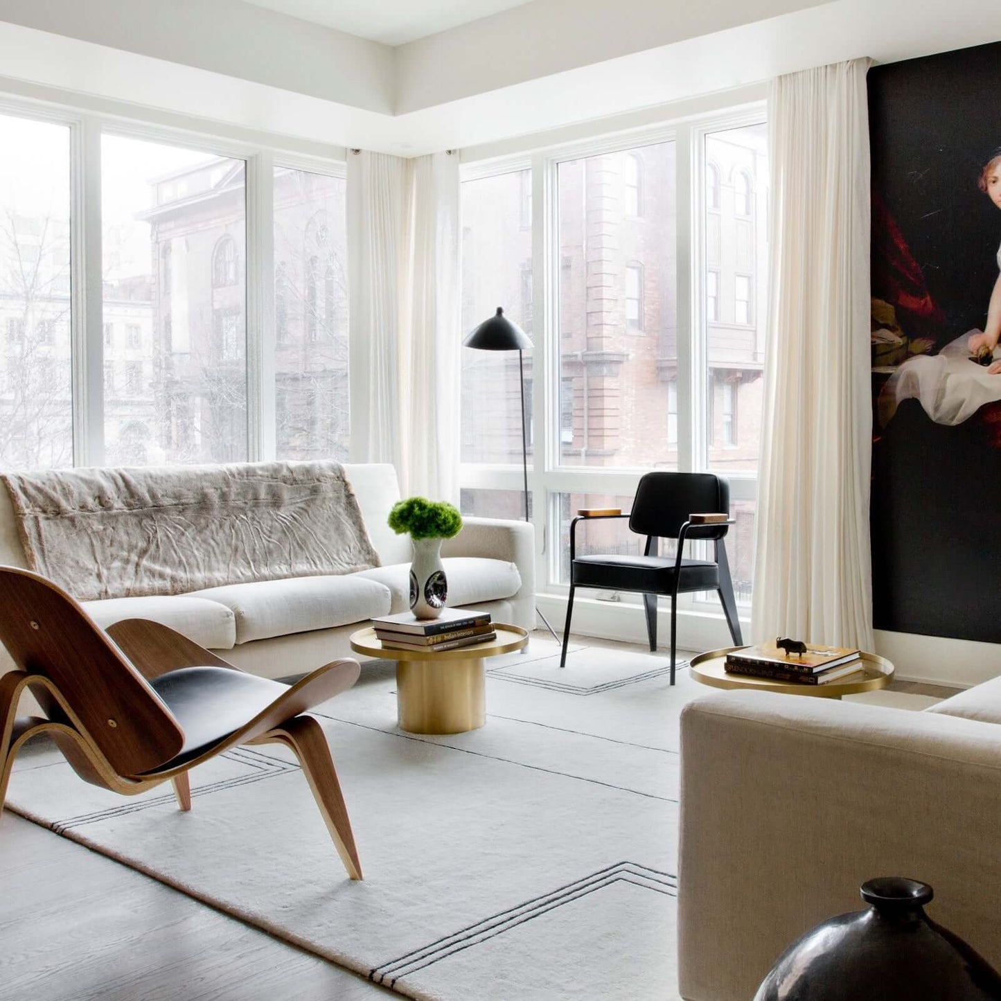 Elegant Tre-armet Gulvlampe