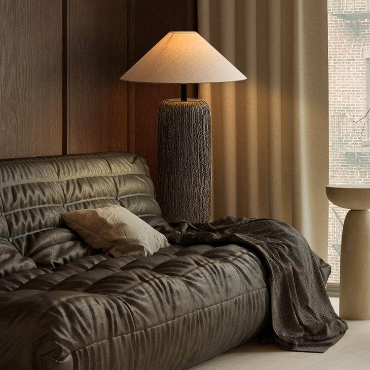 Rustikk Gulvlampe i Tre - Elegant & Funksjonell Belysning