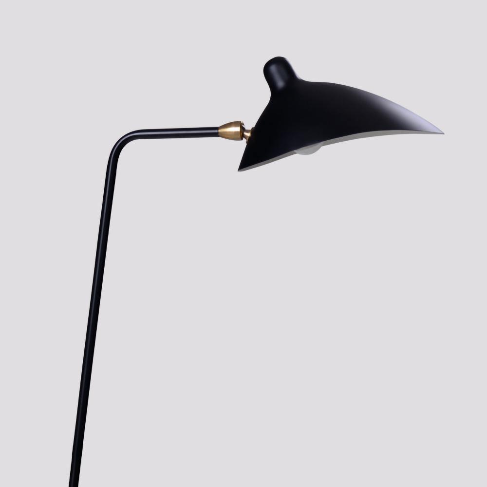 Elegant Tre-armet Gulvlampe