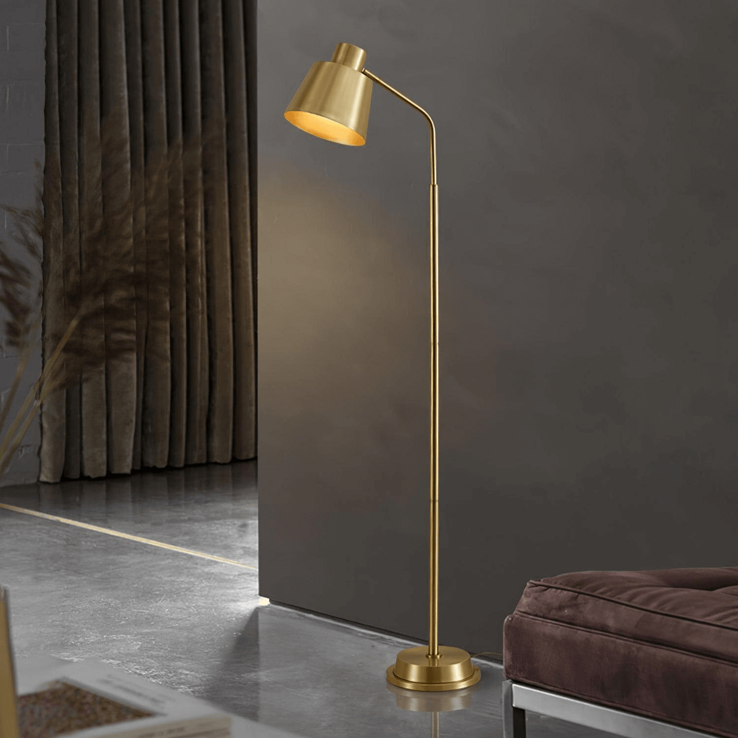 Elegant Gulvlampe i Messing - Moderne Design