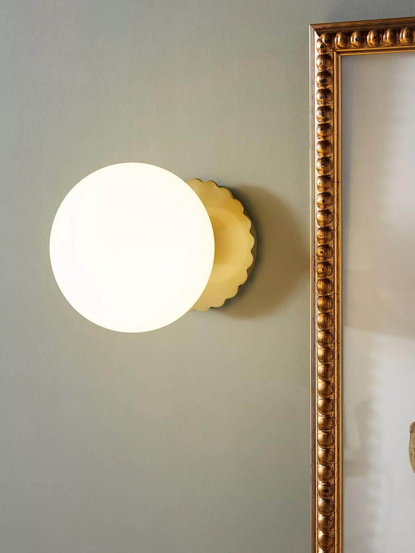 Elegant Bordlampe med Glasskjerm - Modern Hjembelysning