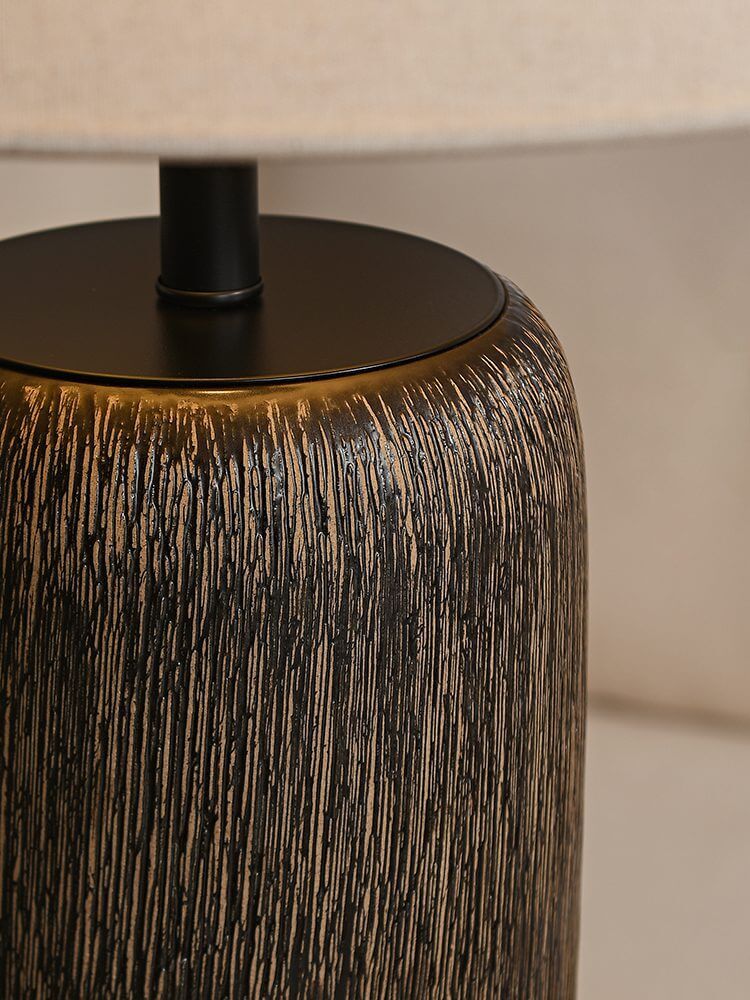 Rustikk Gulvlampe i Tre - Elegant & Funksjonell Belysning