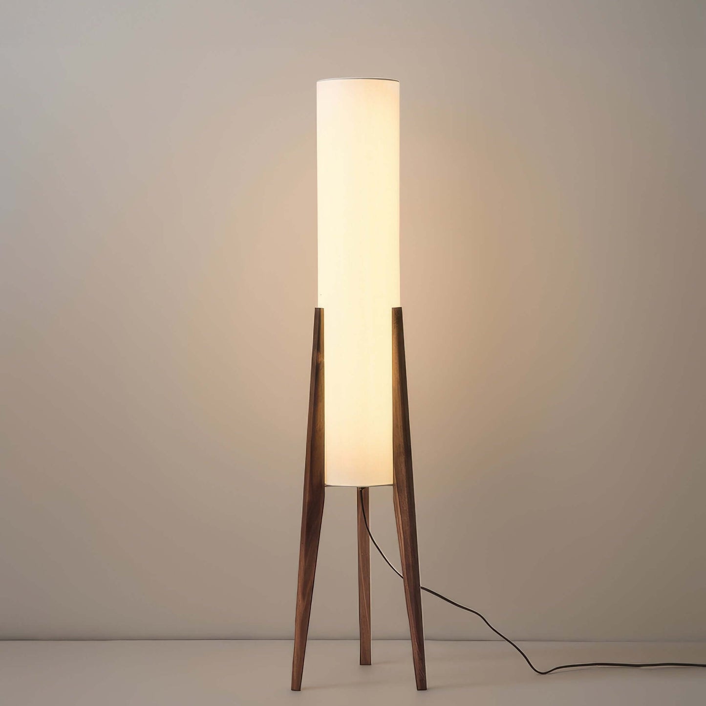 Elegant Gulvlampe i Tre – Moderne Design