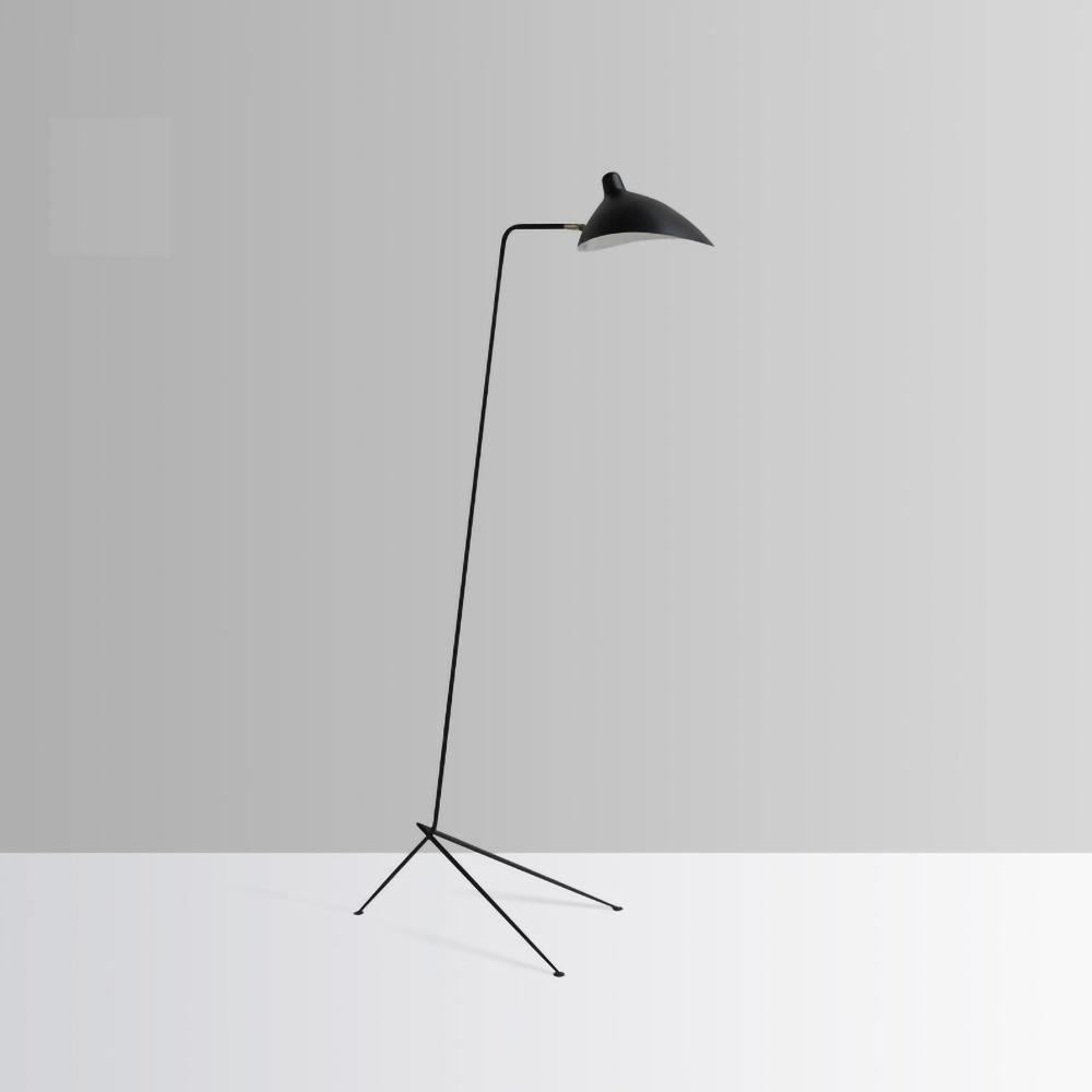 Elegant Tre-armet Gulvlampe