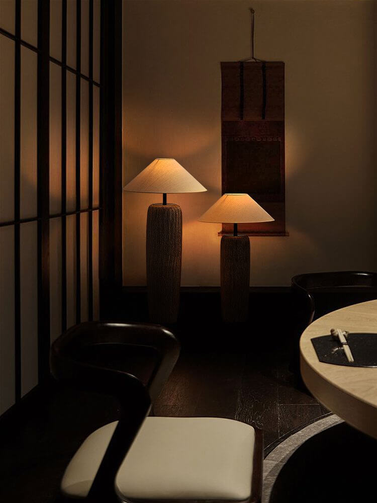 Rustikk Gulvlampe i Tre - Elegant & Funksjonell Belysning