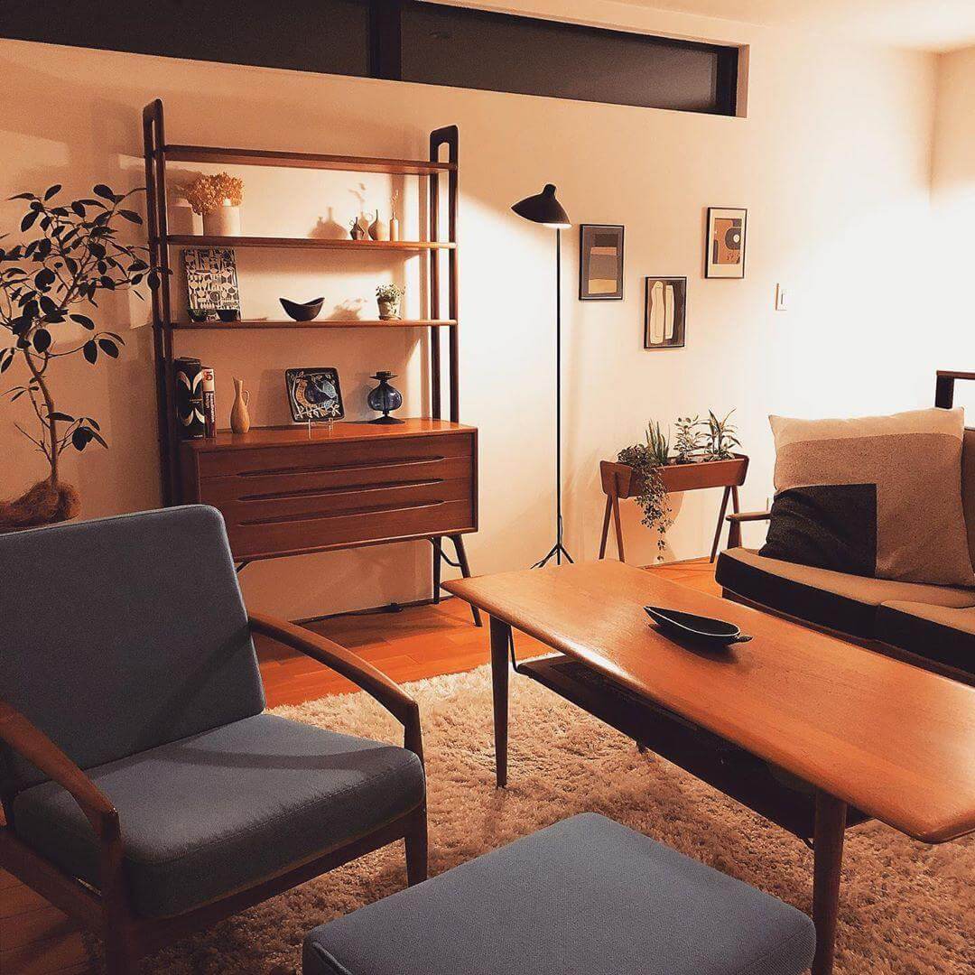 Elegant Tre-armet Gulvlampe