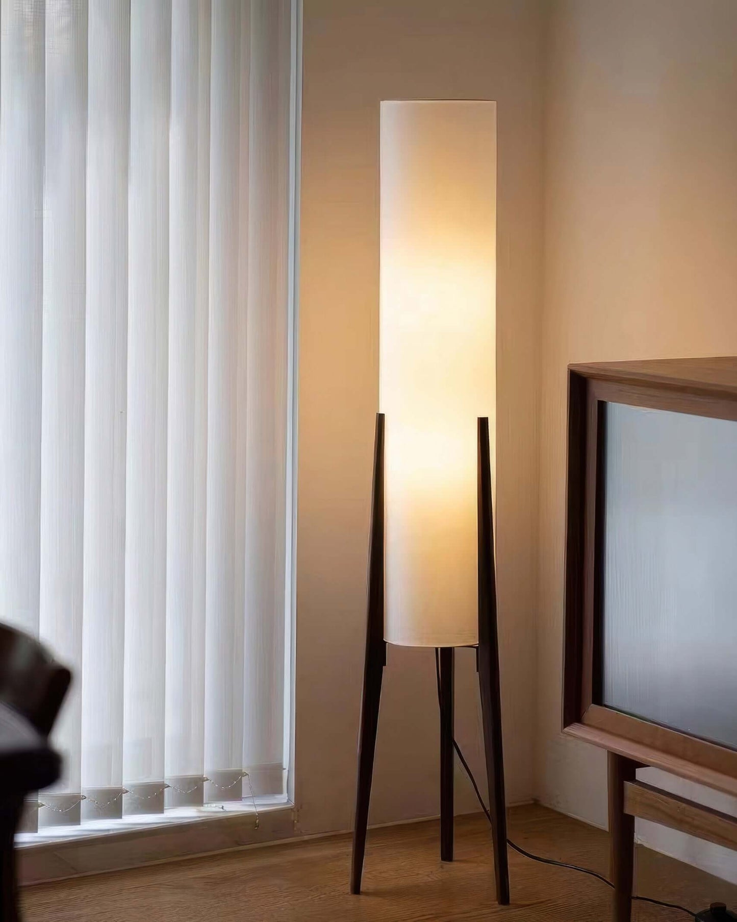 Elegant Gulvlampe i Tre – Moderne Design