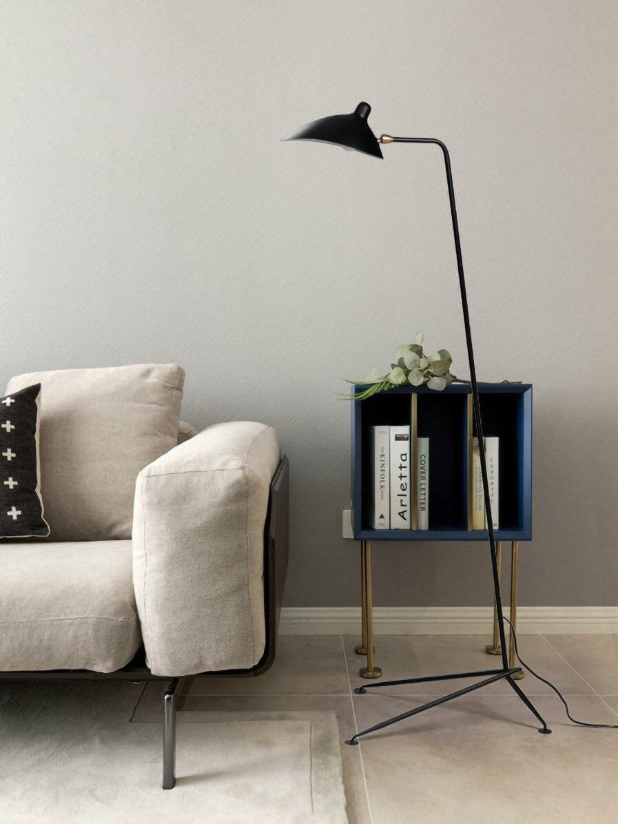 Elegant Tre-armet Gulvlampe